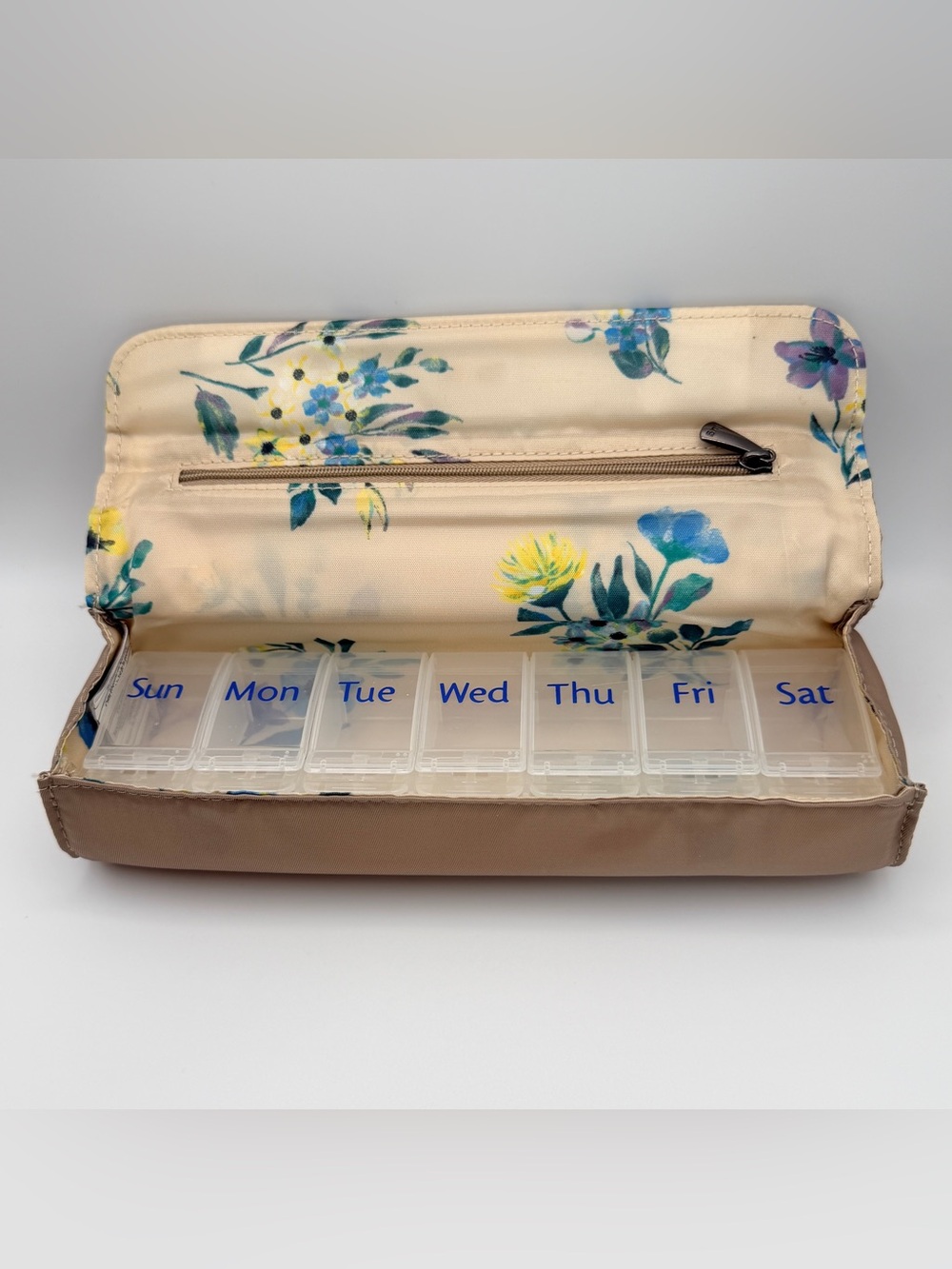 Lug Pill Box Jewelry Earrings Case 9" Travel Zip-Pockets Beige Organizer 7-Days